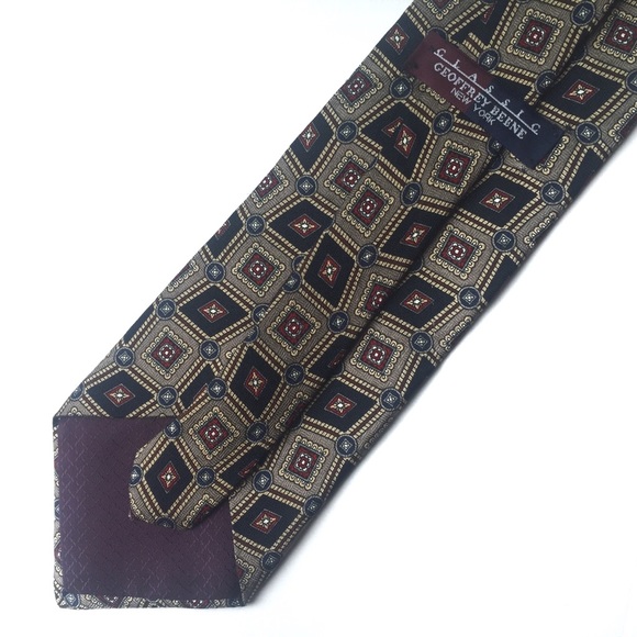Geoffrey Beene NY Classic Silk Tie Taupe and Navy Diamonds - Picture 3 of 6